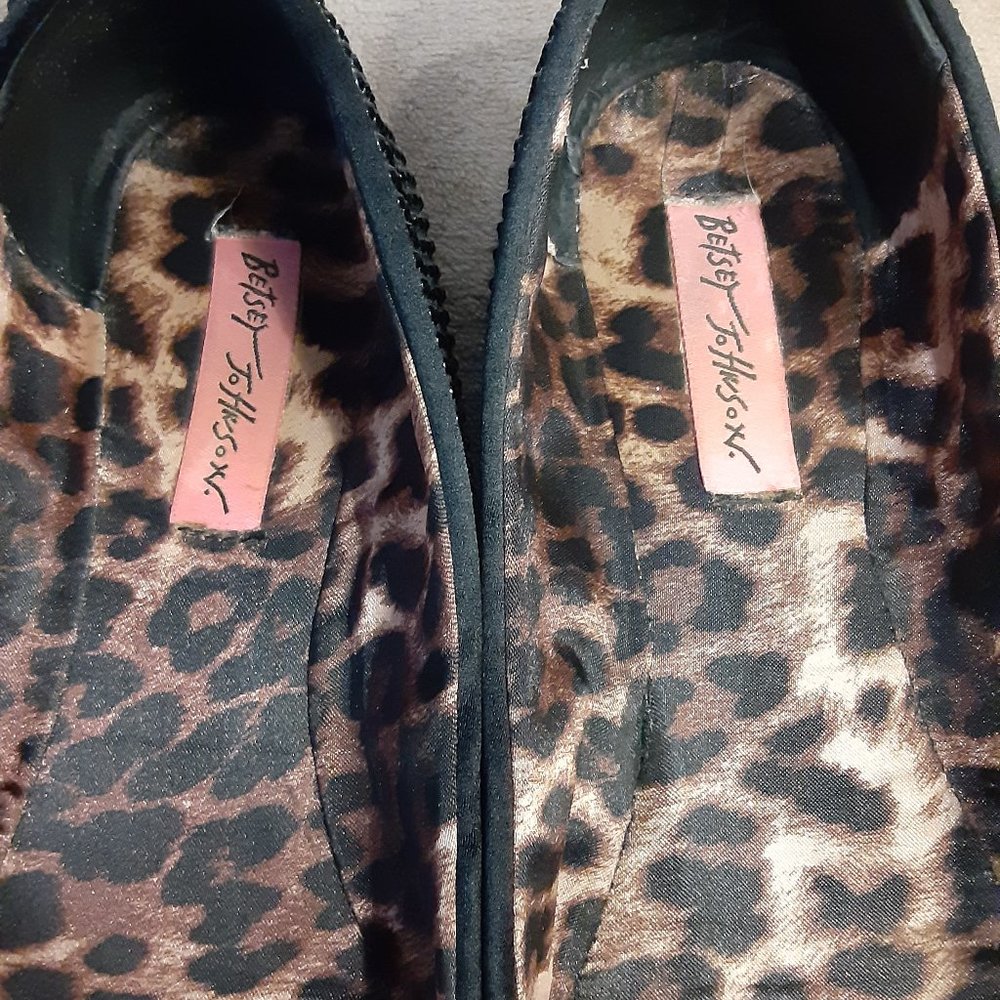 Betsey Johnson Beaded Black Ballarina Slipper w/Red Lips & Cheetah Lining Size 8 - Picture 3 of 10